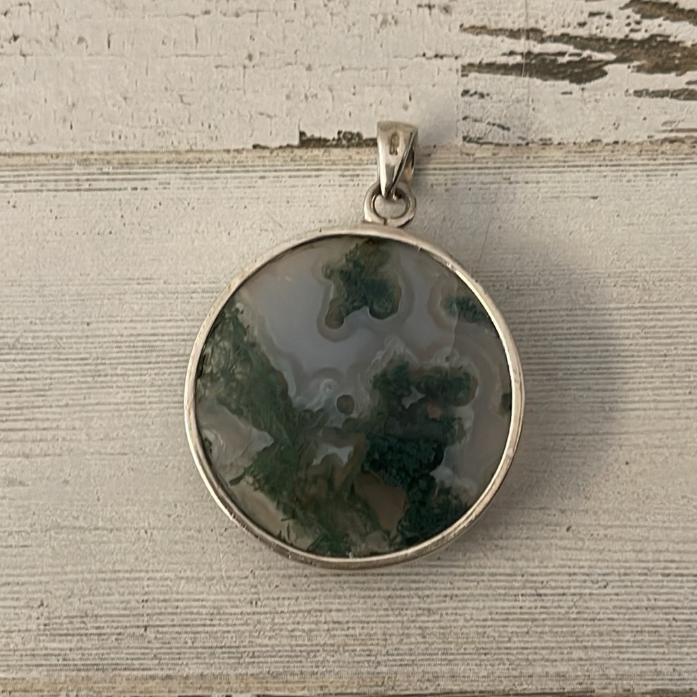 Large Round Moss Agate Silver Pendant. - Picture 4 of 6
